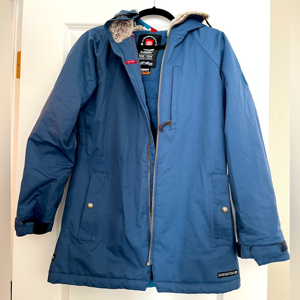 686 Women's Small Snowboarding Jacket